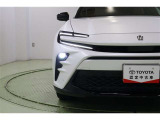 フロントの存在感を際立たせるBi-BeamLEDヘッドランプ。汚れや積雪を取り除いてくれるヘッドライトウォッシャー付です。オートライト、オートハイビームも搭載しているので面倒なライトの切替えは不要です