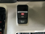 パーキングブレーキはスマートな電子制御式と合わせて渋滞時等にブレーキペダルから足を離しても停車状態を保持してくれるオートブレーキホールド機能で運転が楽になります。スタートはアクセルペダルを踏むだけ