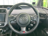 【純正革巻きステアリング】上質な革を使用することで、手にしっかり馴染みとても運転しやすいハンドルです♪