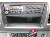 スピーカー内臓AM/FMラジオ。