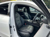 メルセデス・ベンツの定める厳しい基準をクリアしたお車のみをご案内させて頂きます。納車前整備はメーカー規定に基づき100項目以上にも及ぶ点検を熟練のメカニックによって行いご納車させて頂きます。