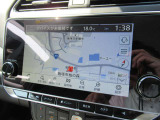 日産純正カーナビゲーション・大画面表示で地図も見やすく、初めての道もこれがあれば安心ですね。