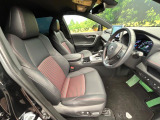 運転席シート廻りは使用感も少なく、良好な状態となっています。丁寧に使われていたことがよくわかりますね。