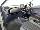 すっきりとしたデザインの内装は、さすがトヨタ車の上品さを感じます。
