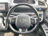 【純正革巻きステアリング】上質な革を使用することで、手にしっかり馴染みとても運転しやすいハンドルです♪