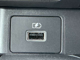 USB充電ポートがついています。