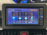ダイハツ純正ナビゲーションを装備しています☆TVは画像がきれいなフルセグになっていてスマホに入っている音楽もBluetoothで繋いで楽しんでいただけます☆