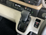 発進時から滑らかに加速する無段階変速のCVTはストップ&ゴーの多い街の中も快適です