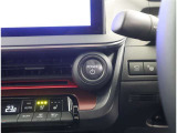 自動駐車システムもついていますよ。