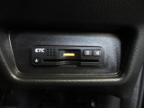ETC付。高速道路の料金所はキャッシュレスで通過です。サービスエリア等にあるスマートインターの出入りも利用可能でとっても便利。ご納車後すぐにお使い頂けるようセットアップしてのお渡しとなります。