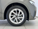 お車をより美しい状態でお乗りいただけるよう、ボディーコーティングも各種取り揃えております!