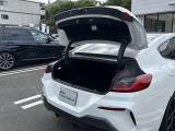 お車はご予約状況などによりご案内出来ない場合がございます。ご来店頂ける際は、事前にご連絡くださいますようお願い申し上げます。