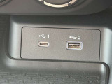 [USBソケット]今や必需品のUSB!!お出かけの際には大活躍間違いなし!!!