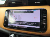 日産純正カーナビゲーション・大画面表示で地図も見やすく、初めての道もこれがあれば安心ですね。