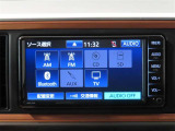 メモリーナビ。ラジオやワンセグTVの視聴だけでなく、ハンズフリー通話や音楽再生がBluetoothなども接続可能です。