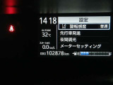 走行距離は10万キロを超えていますが、トヨタならではの耐久性で、まだまだ快適に走り続けられる一台です。