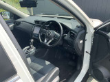 運転席、助手席も広々、ご近所も長距離でも運転は楽々です☆