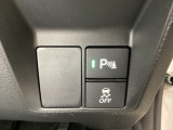 Hondaセンシング用の、VSA(ABS+TCS+横滑り抑制)解除のオンオフスイッチなどはハンドルの右下に装備しています。