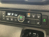シートヒーター装備付き車!!座席に埋め込まれた電熱線によりシートを暖めることが出来る装備で、温めたられたシートは、寒い冬には最適です!!