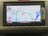ナビゲーションはワンセグTV対応のGathers純正メモリーナビを搭載しています。Bluetoothオーディオ機能がありますので、スマートフォンなどの音楽も再生できます。