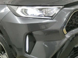 LEDヘッドライトです。デザイン性がよくとても明るいので、夜間の走行や悪天候でも安心です。しかも長寿命!
