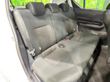 コンパクトカーですが、セカンドシートは十分な広さがあり快適にお乗りいただけます♪シートを倒して大きな荷物を積んだりと、用途の幅が広い1台です。