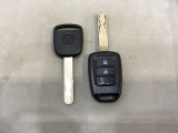 キーレスエントリー付きです。ドアの開け閉めの際に、ボタン操作でキーの差し込み不要です。通常のキーもスペアとして用意しております。