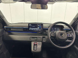 開放的な運転席周りとなっております♪