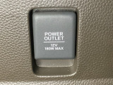 アクセサリーソケットはUSBのアダプターなどをつければ、スマホの充電にも使えます。