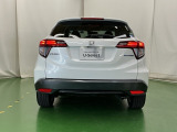 後席の窓には外から車内が見えにくくなるプライバシーガラスを採用。周りを気にせずリラックスして過ごせます