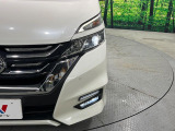 【LEDヘッドライト】悪天候や夜間走行時も良好な視界を確保し安心して運転できる高輝度LEDヘッドライトを装備!点灯速度が早く、消費電力も抑えられています。