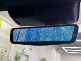 【デジタルルームミラー】後席の大きな荷物や同乗者で後方が確認しづらい時でも安心!カメラが撮影した車両後方の映像をルームミラー内に表示。クリアな視界で状況の確認が可能です!