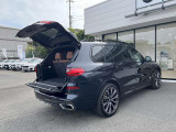 BMWを熟知したメカニックによる、360度の納車前点検。ドイツ本国と同様の教育・訓練を受けたメカニックが徹底的に点検、整備した後にお客様にお引渡しします。