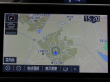 純正ナビを装備。タッチパネル式で使いやすく、お出かけもラクラクです。