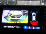 バックカメラの画像です。ガイドラインがスムースな車庫入れをサポートいたします。車庫入れの安心感がアップしますね。