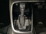 「e:HEV」は、モーター走行を中心にしながら電気エネルギーやエンジン動力を最も効率よく使い分けることができる賢いハイブリッドシステムです。サイドブレーキはスイッチ操作の電子制御パーキングブレーキです