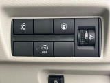 【パワースライドドア】スマートキーや運転席のスイッチでスライドドアの開閉が可能♪電動だから力を入れてドアを開ける必要が無く、小さいお子様でも、重い荷物を持っている時もラクに開け閉めできます♪