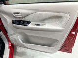 【運転席ドア】収納ポケットが付いているので運転席周りもスッキリ保てます★