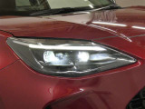 LEDヘッドライトです。デザイン性がよくとても明るいので、夜間の走行や悪天候でも安心です。しかも長寿命!