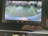 【バックモニター】車庫入れなど目視と合わせモニターで確認できて安心です。