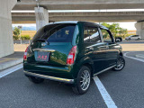 コンパクトなサイズで街中や狭い道でも扱いやすい車です。