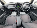 こちらのお車はMINI NEXT鶴ヶ島に展示中です。☆お問合せをお待ちしてます!