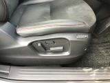 10WAYメモリー付きパワーシート!きちんとしたドライビングポジションがとれます。