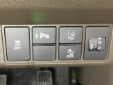 ハンドルの右側にはヘッドライトレベライザーとHondaセンシング用のメインスイッチがついています。ヘッドライトレベライザーは道路状況や積荷の加重に応じてライトの高さを調節できます。