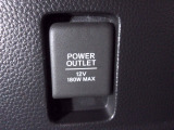 12V電源ソケットを設置しております。周辺機器の充電にご利用頂けます。