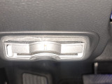 ETC車載器のお写真です。高速道路など、有料道路を通過する際には大変便利な装備ですね♪