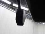 交通事故処理の迅速化等、運転中の「万が一」を記録してくれ、もしもの時も心強いドライブレコーダーを装備しています。
