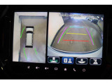 【全周囲カメラ】車両の周辺360度を見渡すことができ、死角をなくせます。