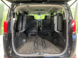 普段のお買い物や通勤、送迎等に十分な荷室スペースを確保しております。セカンドシートを倒すと、大きな荷物の積載も可能です♪