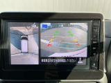アラウンドビューモニターで車の周囲の情報が室内でわかります。